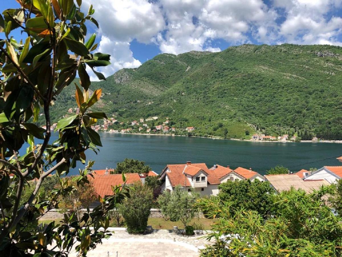 Apartments Todorovic Tivat Exterior photo